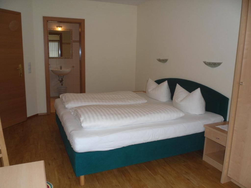Walchenhof Hotel Mayrhofen Room photo